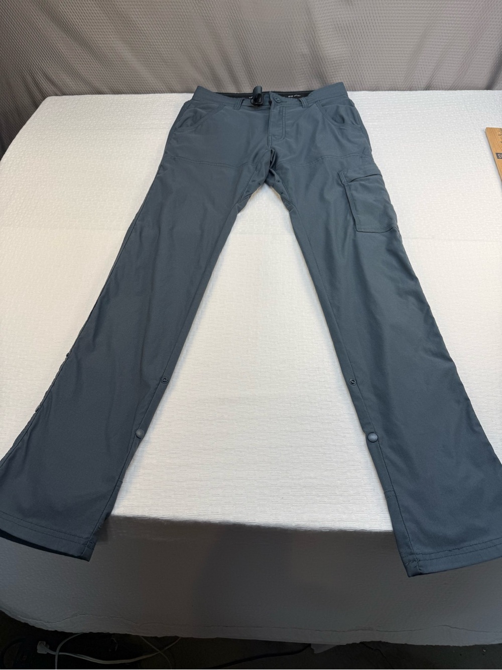 Prana Men's Slate Gray Cargo Pants with Side Pocket Size 28/32